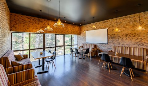 Зал кафе LOFT
