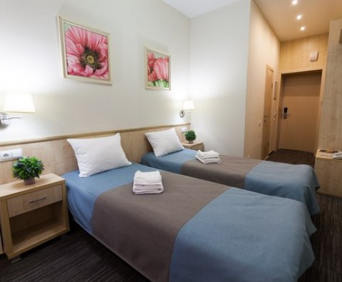 Standard Twin Double (2 separate beds)
